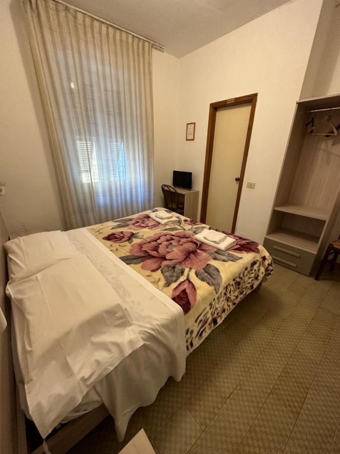 Aurora Hotel